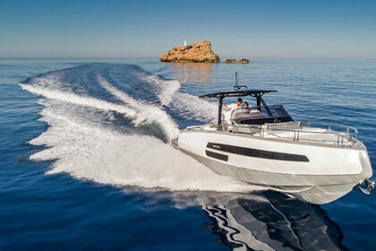 Charter Motorboat INVICTUS 370gt Nice