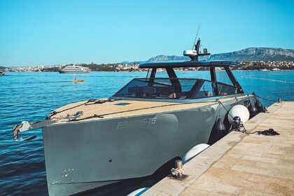 Charter Motorboat Colnago 38 Cabin Split