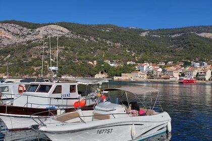 Hire Motorboat Jeanneau Cap camarat 7.5 Milna