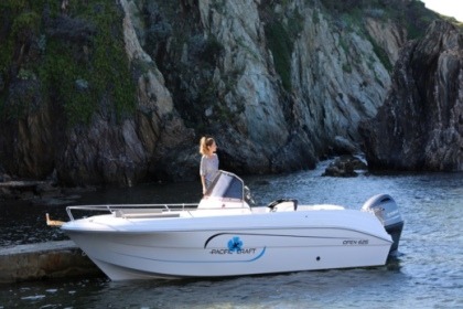 Charter Motorboat Pacific Craft Open 625 Le Lavandou