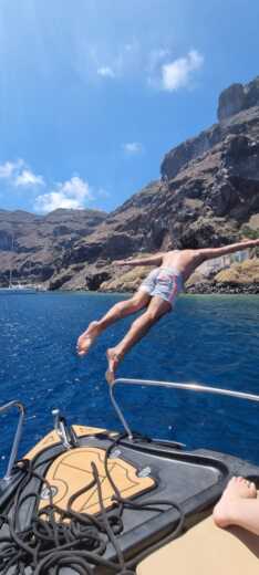 Santorin Motorboat Nireus Ω53 Elegance Black Edition alt tag text