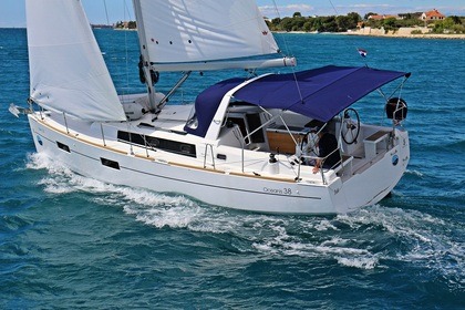 Verhuur Zeilboot BENETEAU OCEANIS 38 Kroatië