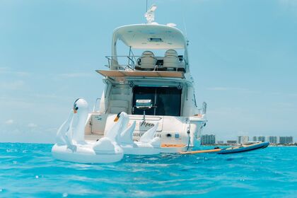Charter Motorboat Sea Ray 52 Cancún