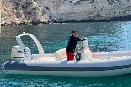 Noleggio Barca a motore Zodiac Medellin Cagliari
