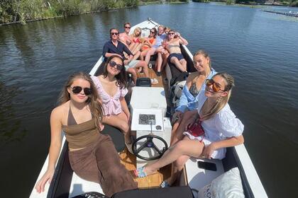 Charter Motorboat Bavaria 31 Cruiser Loosdrechtse Plassen