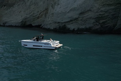 Hire Motorboat De Antonio Open D32 Naples