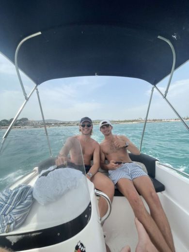 Saint-Aygulf Without license SZKUTNICZY ZAKLAD KRUGER LASER alt tag text