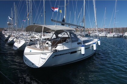 Hyra båt Segelbåt BAVARIA CRUISER 34 Punat
