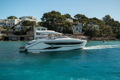 Alquiler Lancha Aquila Yachts 32 Sport Power Catamaran Cala d'Or