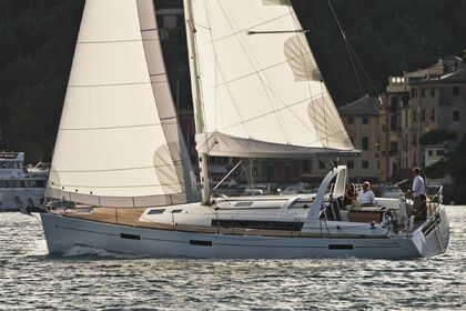 Rental Sailboat BENETEAU 45 Porto Pollo