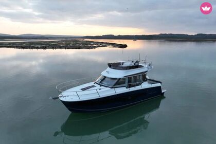 Rental Motorboat Jeanneau Merry Fisher 1095 Hamble-le-Rice