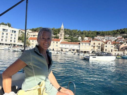Hvar Motorboat Stamas Stamas 360 express alt tag text