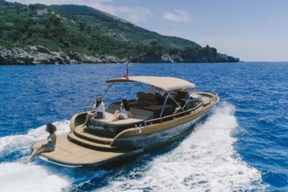 Location Bateau à moteur Esposito Positano 38 Taormine