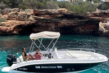 Location Bateau à moteur ORIZZONTI ANDROMEDA BLACK Cala d'Or