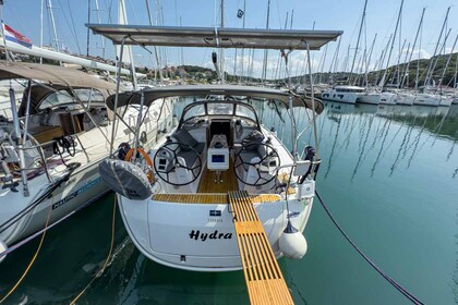 Noleggio Barca a vela Bavaria Yachtbau Bavaria Cruiser 34 - 2 cab. Pola