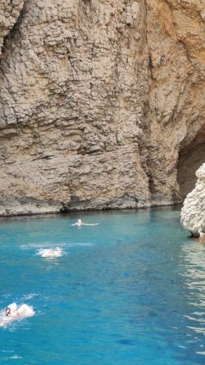 L'Escala Motorboat Trawler Trawler alt tag text