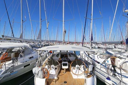 Noleggio Barca a vela Bavaria Bavaria Cruiser 37 Marina Hramina