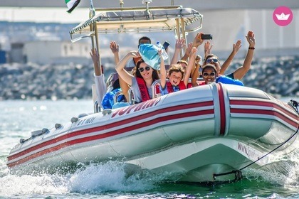 Hire Motorboat Yamaha 300 Dubai Marina