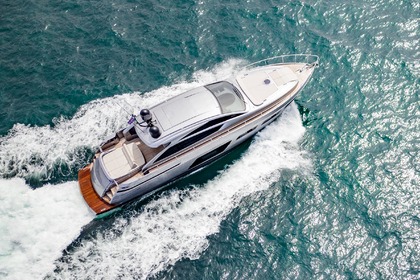 Hire Motor yacht Pershing 6X Castellammare di Stabia