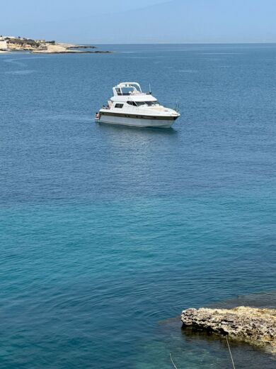 Motorboat MAGNUM FLY Fly boat plan