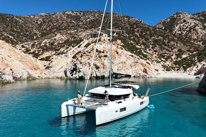 Hire Catamaran Lagoon Lagoon 42 Alimos