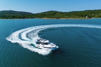 Charter Motorboat  Merry Fisher 895 Pirovac