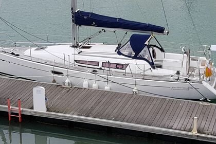 Rental Sailboat Jeanneau Sun Odyssey 33i Performance Les Sables-d'Olonne