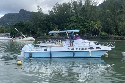 Charter Motorboat Seychelles Power cat 28 Victoria