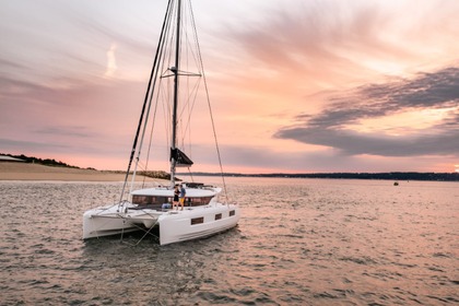 Charter Catamaran Lagoon-Bénéteau Lagoon 46 - 4 + 2 cab. Pozzuoli