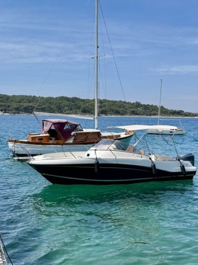 Motorboat Jeanneau Cap Camarat 7.55 Planimetria della barca