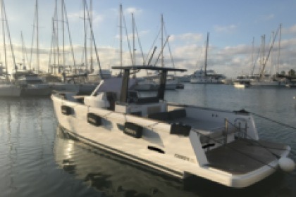 Hire Motorboat FJORD 36 Antibes
