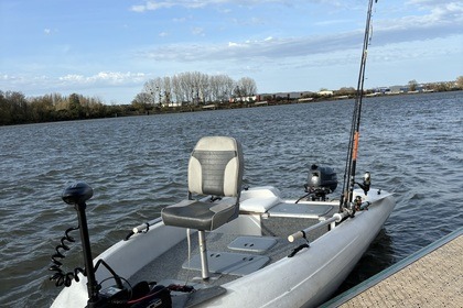 Charter Motorboat Jeanneau Cap 370 sans permis Rouen