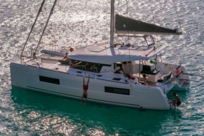 Rental Catamaran  LAGOON 40 (4+2) | 4 sdb 2020 Mahé