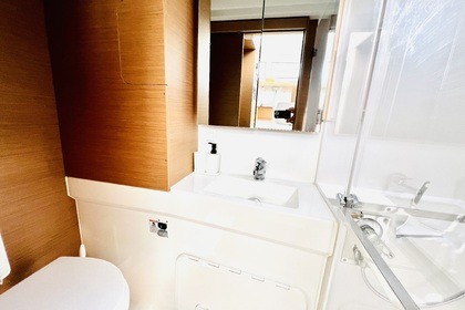 Hire Catamaran BENETEAU EXCESS 11 Dénia