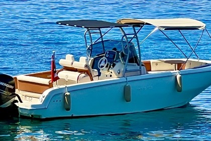 Charter Motorboat Invictus 270 fx Cannes