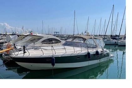 Rental Motorboat Mano Marine Mano 38.5 Salerno