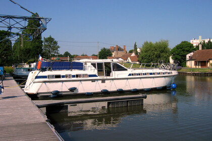 Rental Houseboats Premium Tarpon 49 QP Carnon