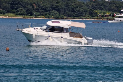 Charter Motorboat Beneteau Antares 680 Medulin