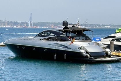 Hire Motorboat Sunseeker 68 Predator Vilamoura