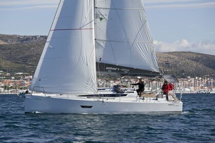 Noleggio Barca a vela Elan Marine Elan E4 Pomer