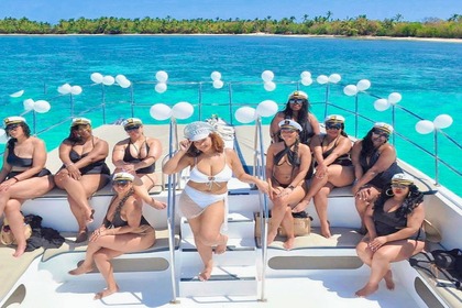 Rental Motorboat Ocean Star Crew included in deal Punta Cana