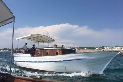 Noleggio Barca a motore Gozzo Cabinato 9.55 metri Torre Vado