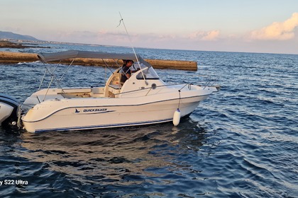 Rental Motorboat Quicksilver 750 Week-end Avola