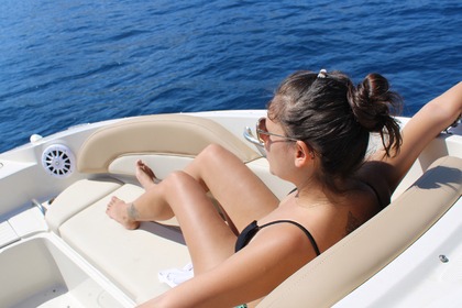 Charter Motorboat Sea Ray 260 Sundeck Lardos