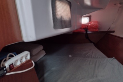 Charter Sailboat Beneteau Oceanis Clipper 311 Saint-Cyprien