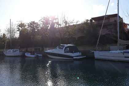 Hire Motorboat CRANCHI ZAFFIRO 32 Aeolian Islands