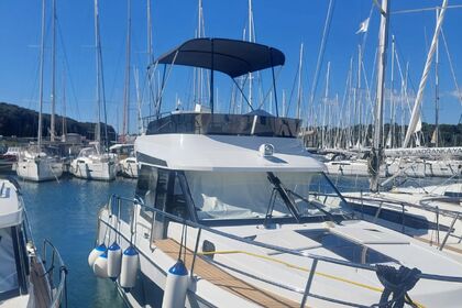 Hire Motorboat Jeanneau Merry Fisher 1095 Fly Pula