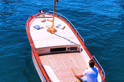 Чартер Моторная яхта de simone mare 7,20 gozzo Позитано