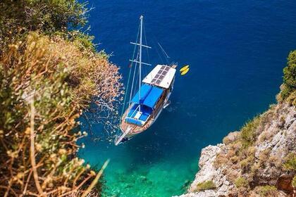 Hire Gulet Traditional Gulet with a capacity of 8 people Ketch Kaş