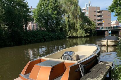 Charter Motorboat Van Vossen tender Leiden
